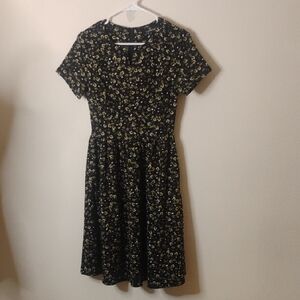 Yathon Chic Black and Green Floral Midi Dress Size Small